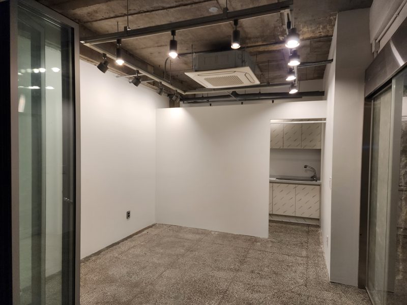 인테리어를 마친 방배동 플라워 스튜디오